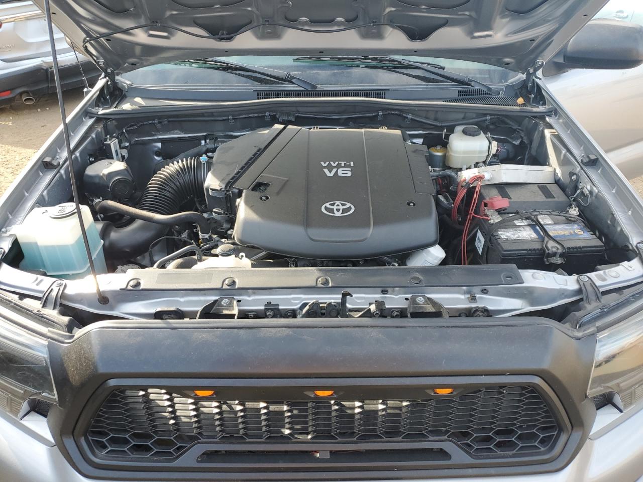 2014 Toyota Tacoma - Image 13