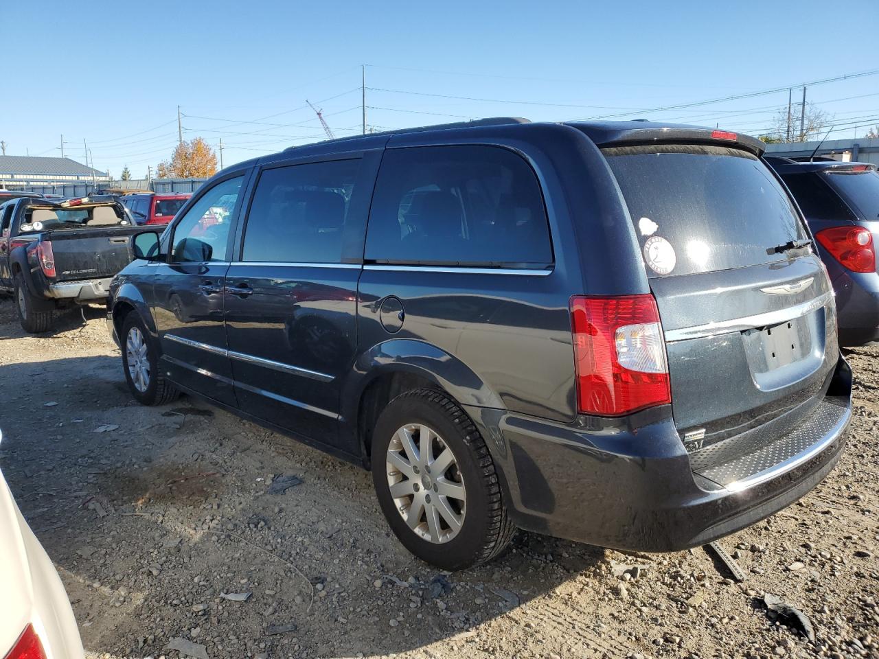 2014 Chrysler Town & Country - Image 2