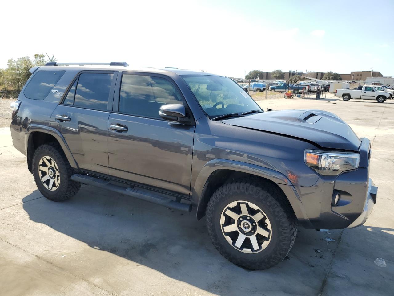 VIN JTEBU5JR3J5488268 2018 TOYOTA 4RUNNER no.4