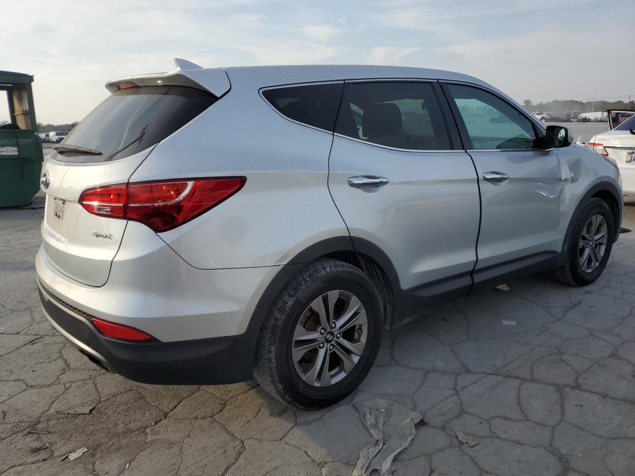2016 Hyundai Santa Fe - Image 3