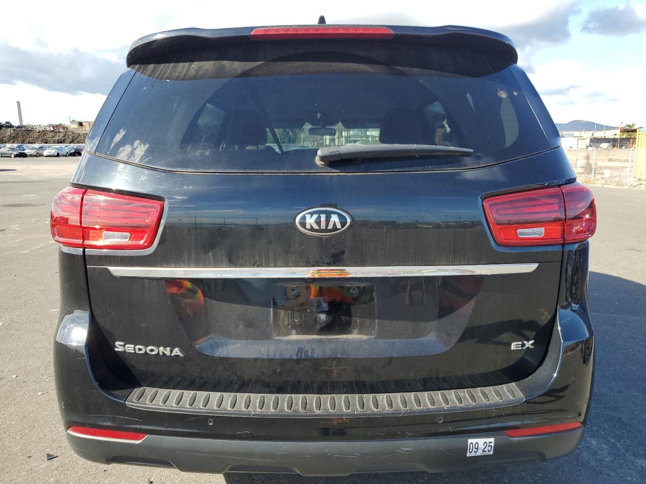 KNDMB5C15L6577637 2020 Kia Sedona Lx