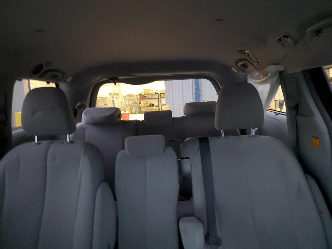 2012 Toyota Sienna - Image 10