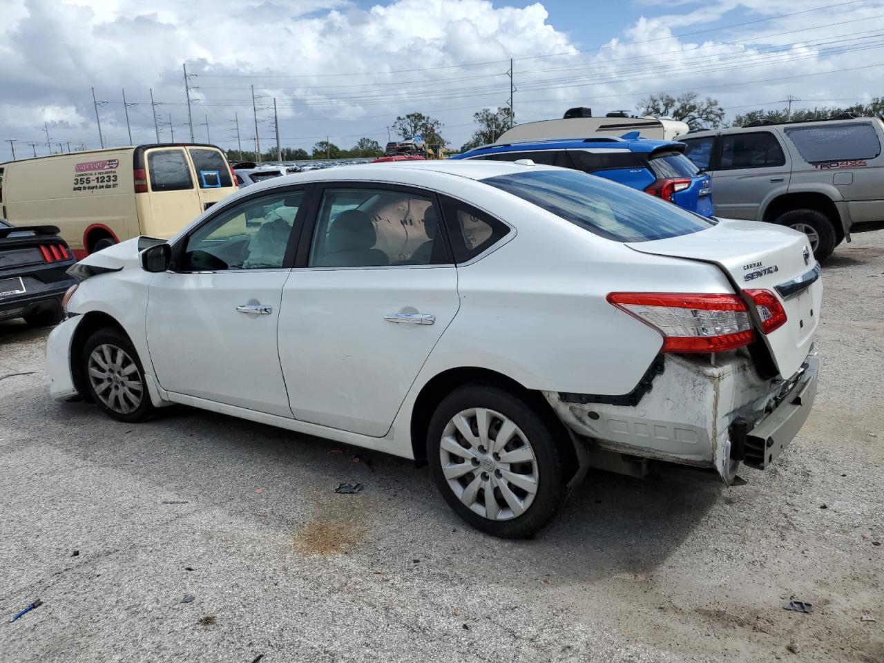2015 Nissan Sentra - Image 2