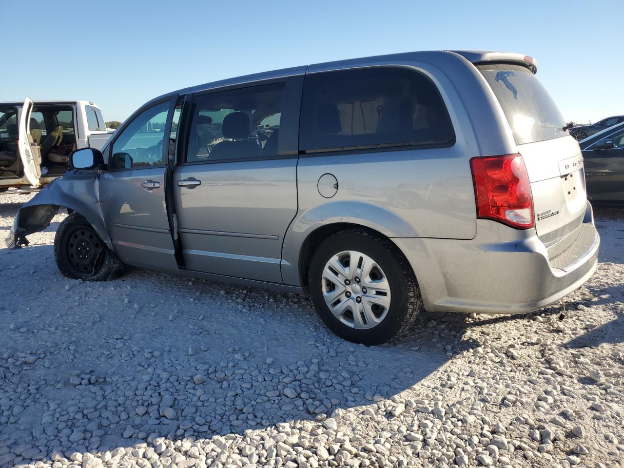 2015 Dodge Caravan - Image 2