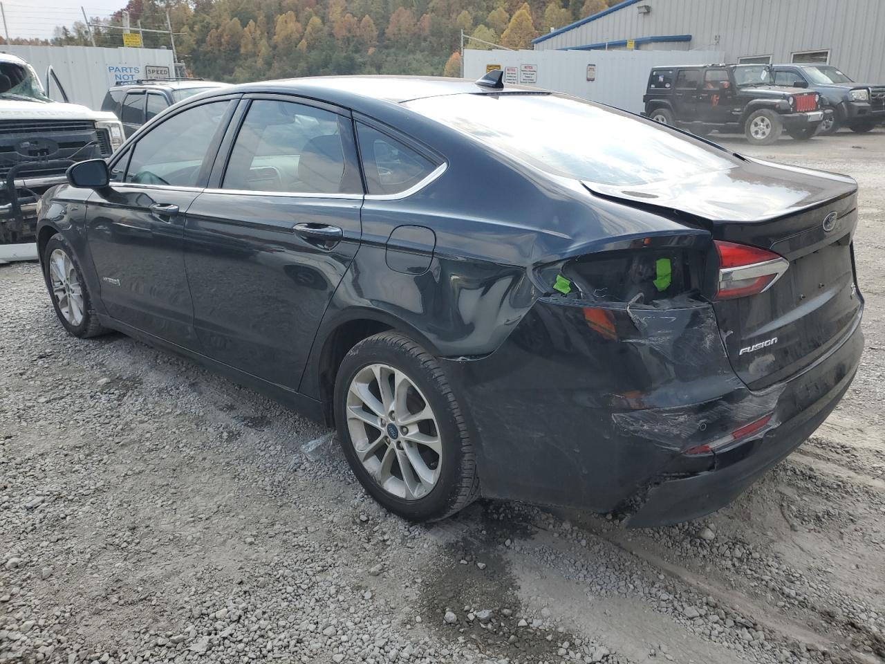 VIN 3FA6P0LU4KR120803 2019 FORD FUSION no.2