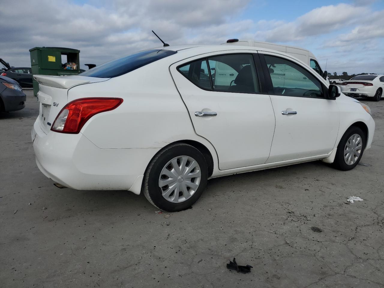 2014 Nissan Versa - Image 3