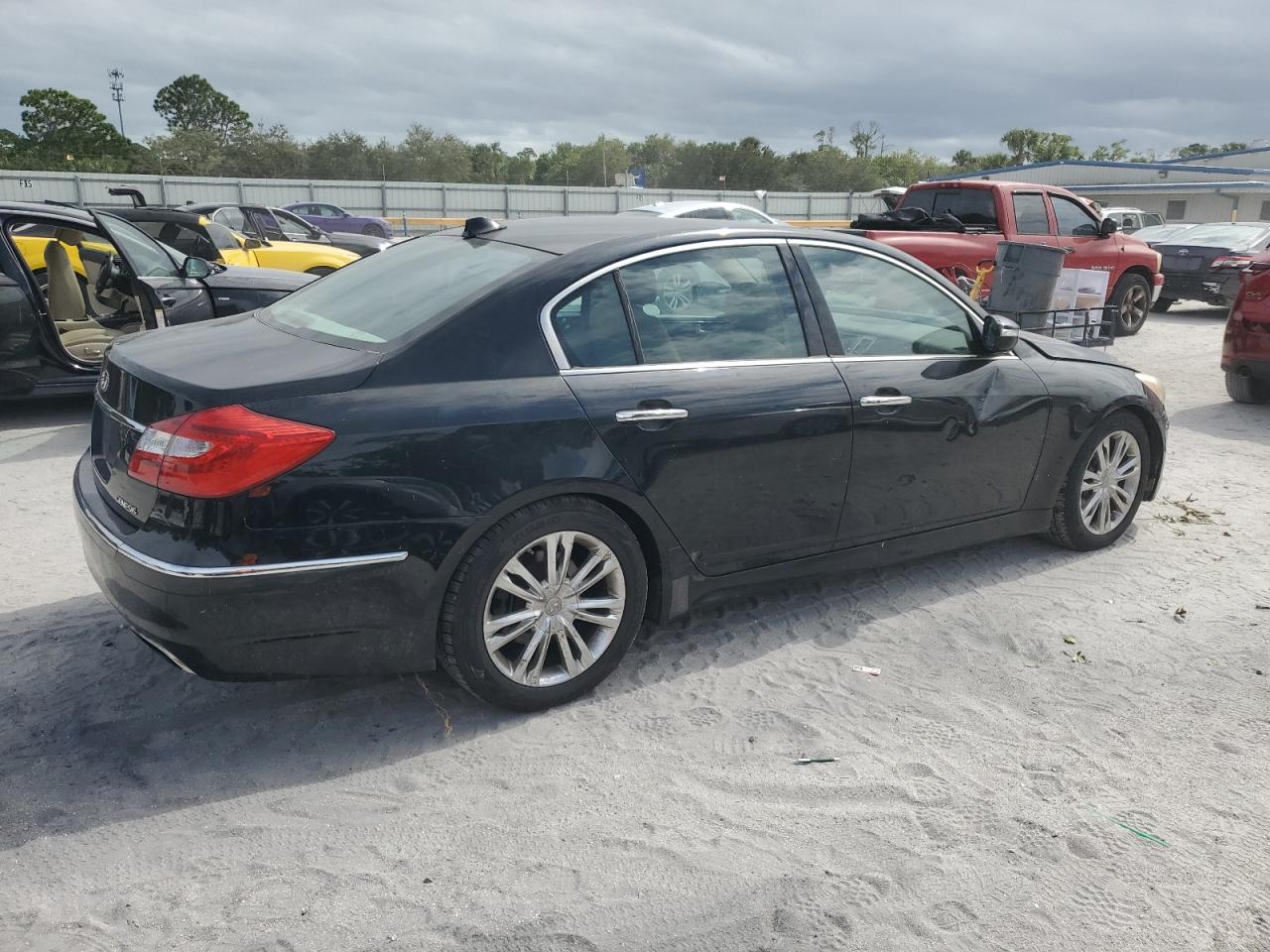 2012 Hyundai Genesis - Image 3