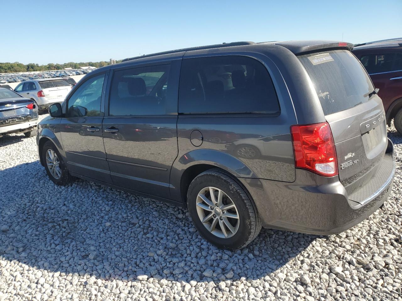 2016 Dodge Caravan - Image 2