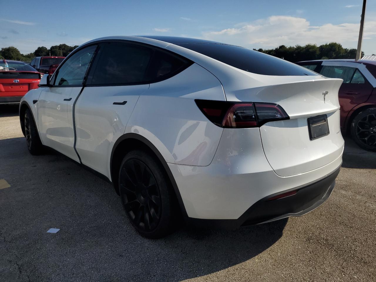 7SAYGDEE1PA060777 2023 TESLA MODEL Y - Image 2