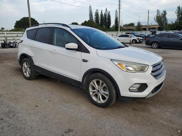  FORD ESCAPE 2018 Белый