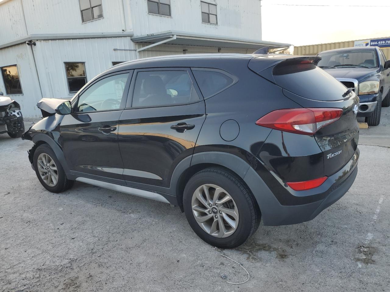 2018 Hyundai Tucson - Image 2
