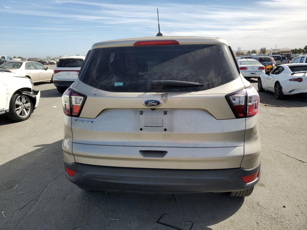 2017 Ford Escape S VIN: 1FMCU0F73HUE37240 Lot: 75719254