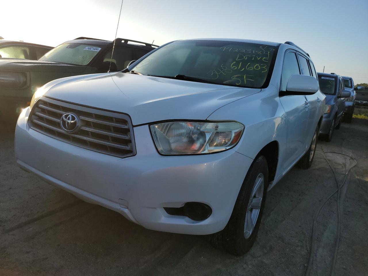 2010 Toyota Highlander - Image 1