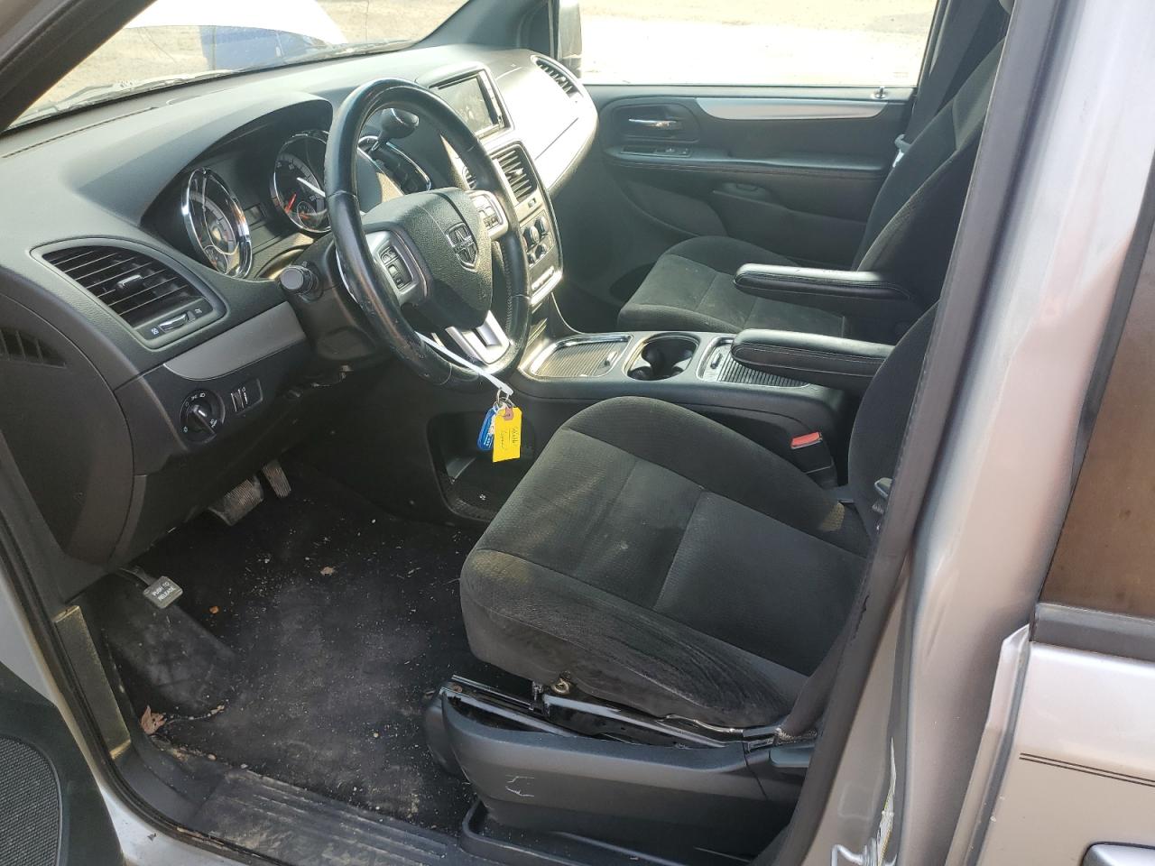 2016 Dodge Caravan - Image 7