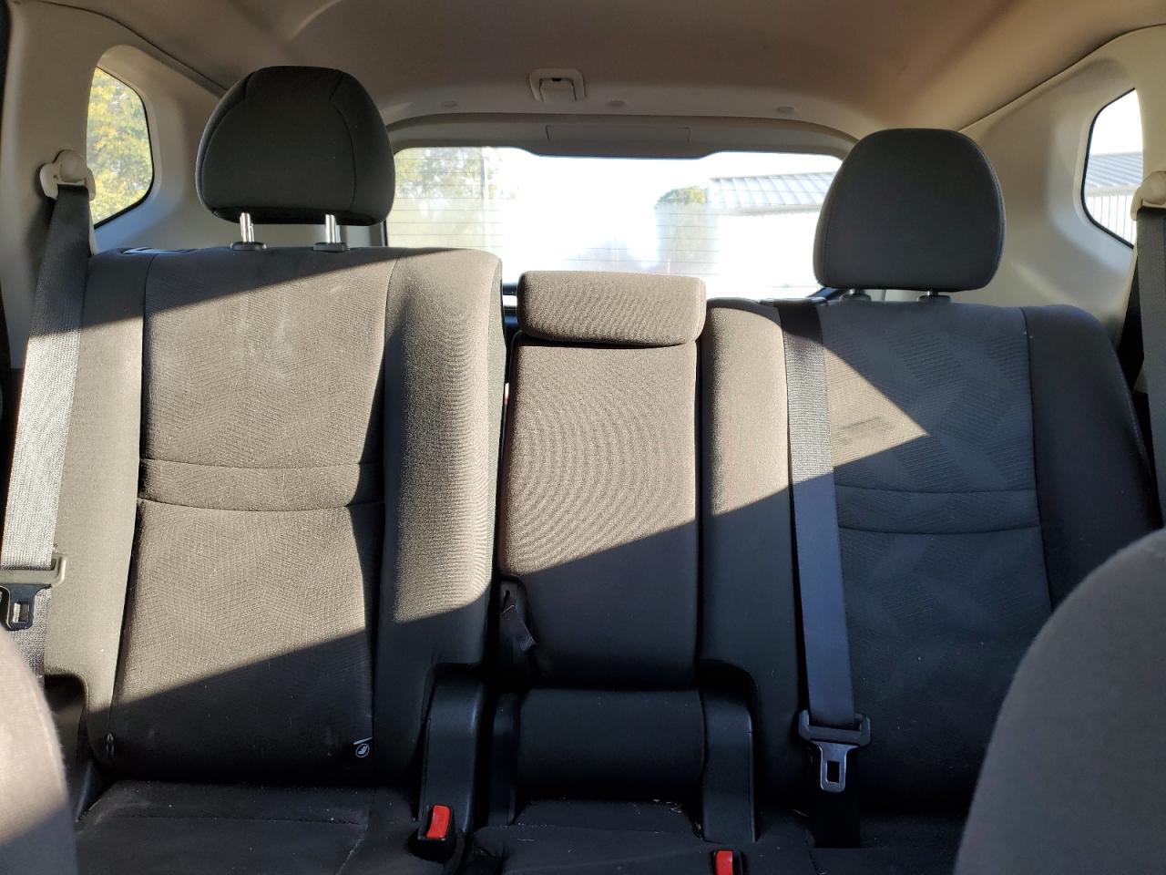 2016 Nissan Rogue - Image 10