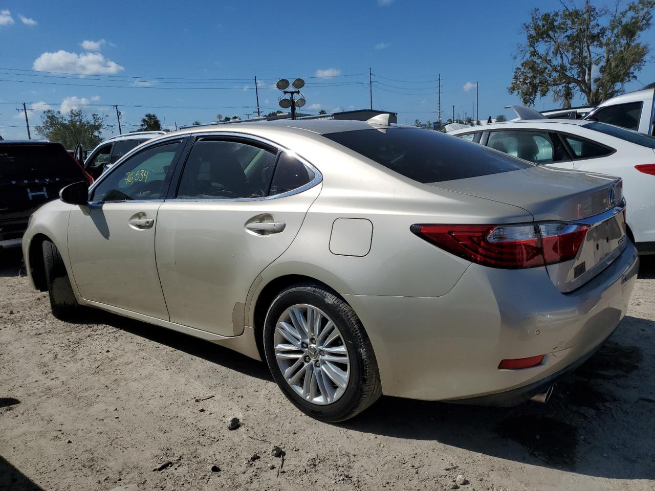 JTHBK1GGXF2209155 2015 LEXUS ES - Image 2