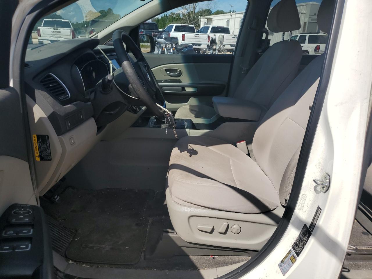 KNDMB5C10F6018405 2015 Kia Sedona Lx