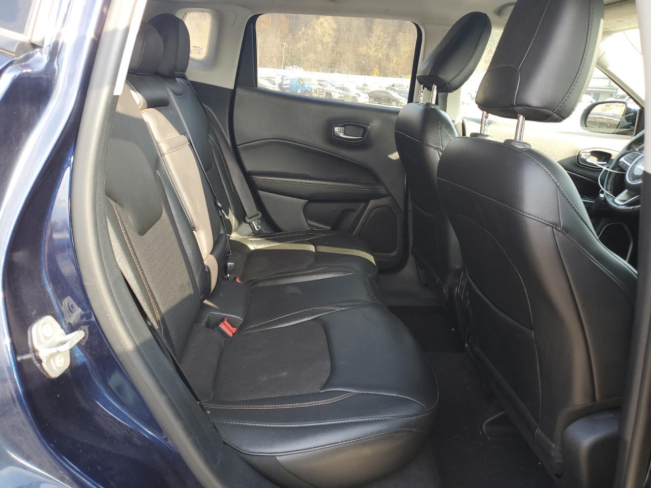 2018 Jeep Compass - Image 11