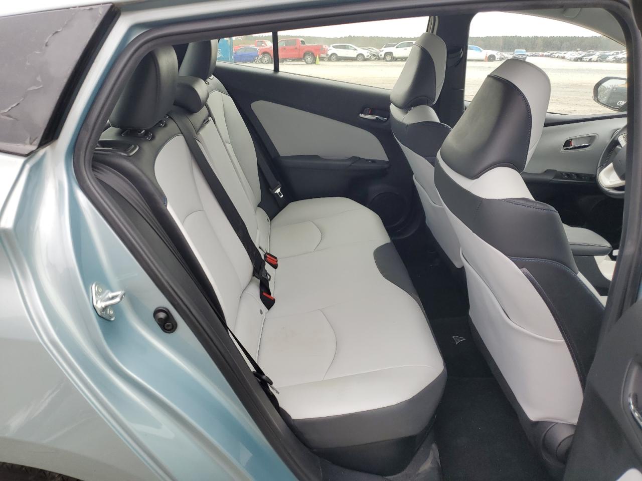 2018 Toyota Prius - Image 10