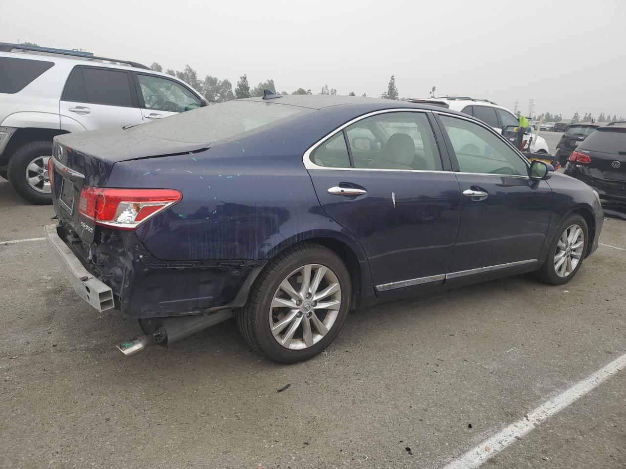 2011 Lexus ES - Image 3