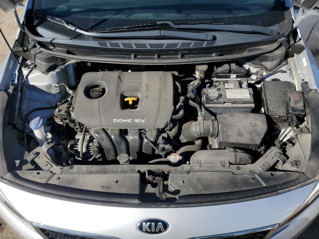 2017 Kia Forte - Image 11