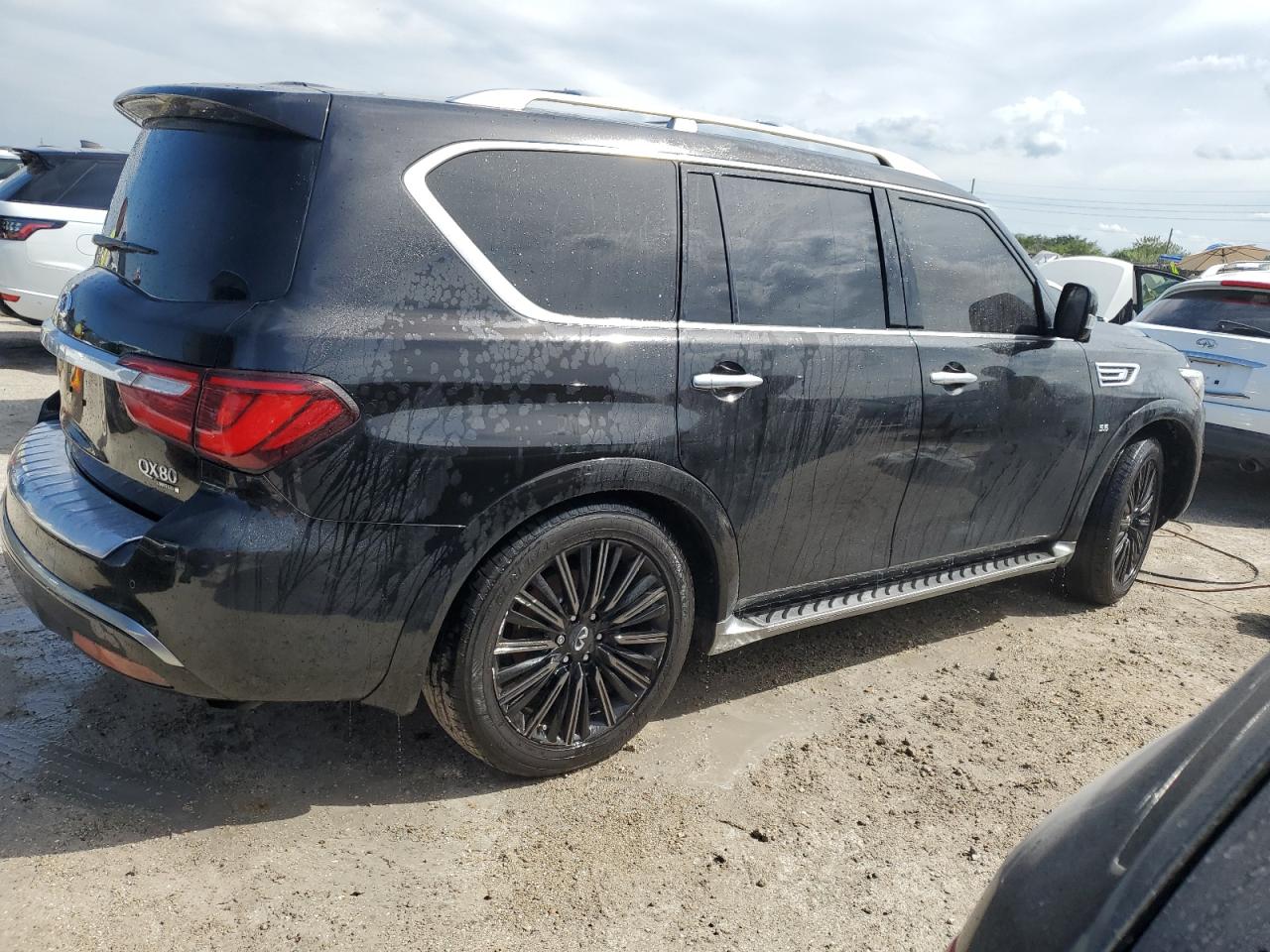 2019 Infiniti QX80 - Image 3