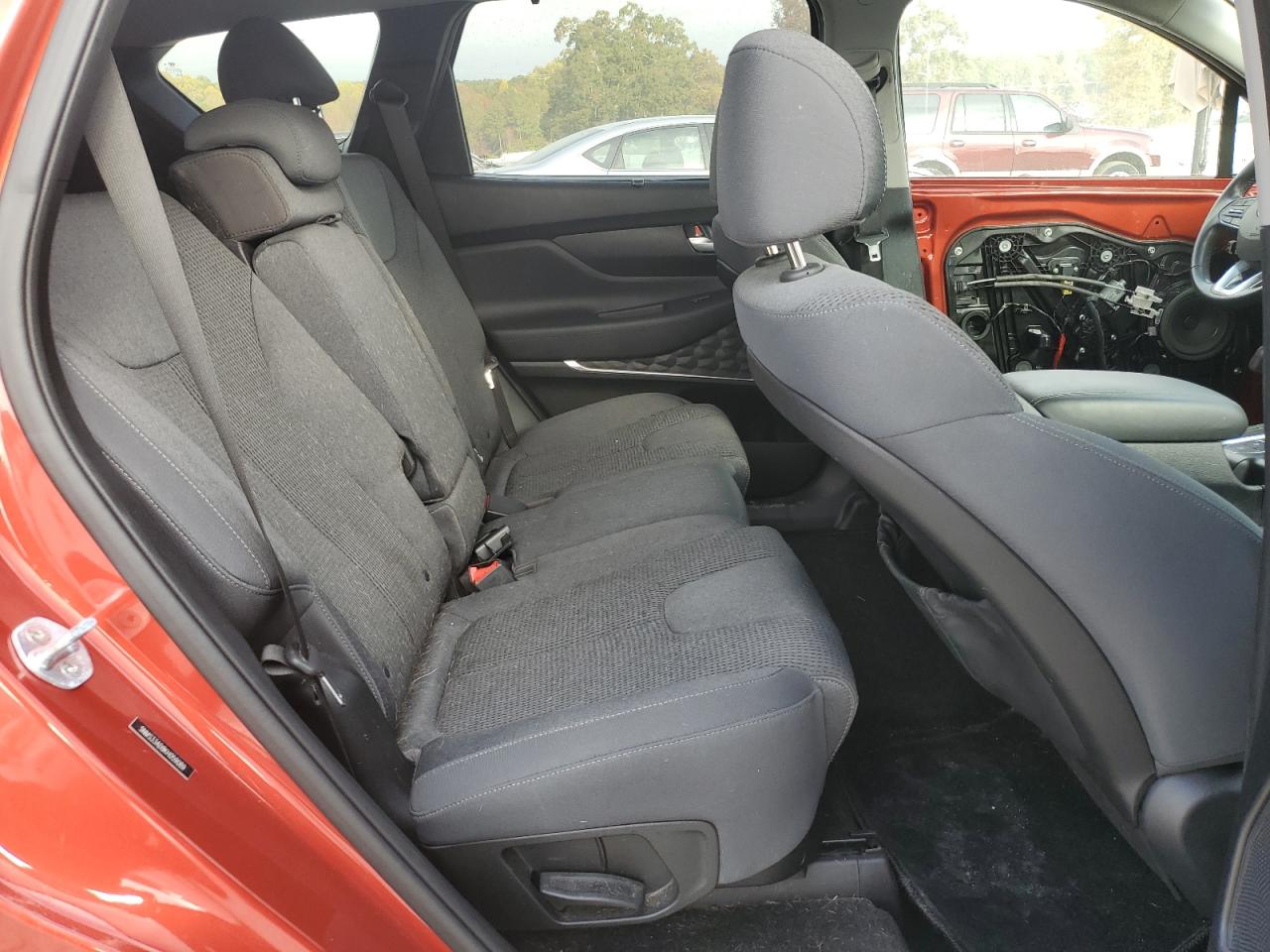 2019 Hyundai Santa Fe - Image 11