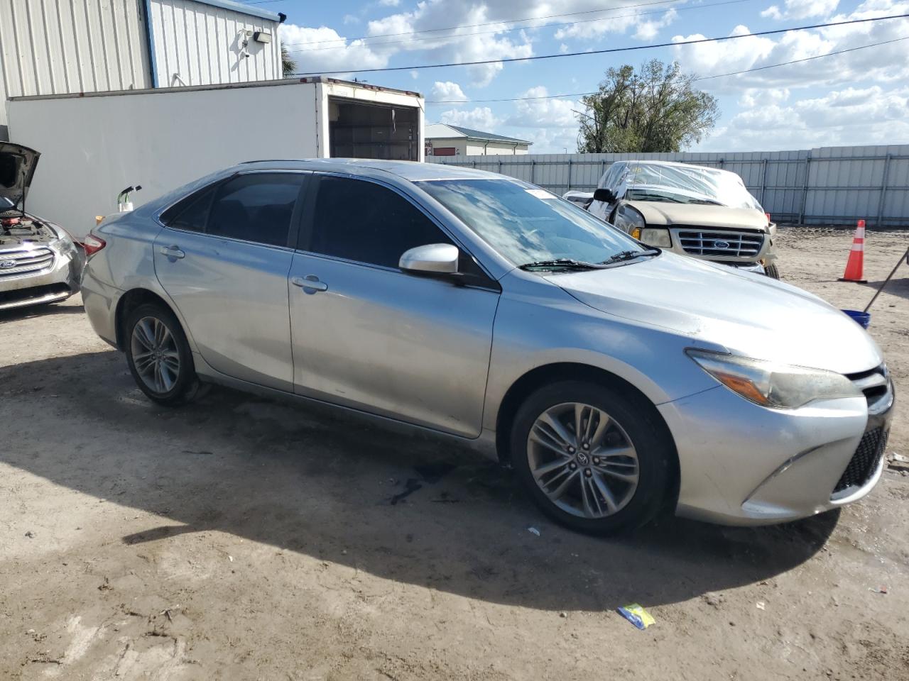 VIN 4T1BF1FK5GU593942 2016 TOYOTA CAMRY no.4