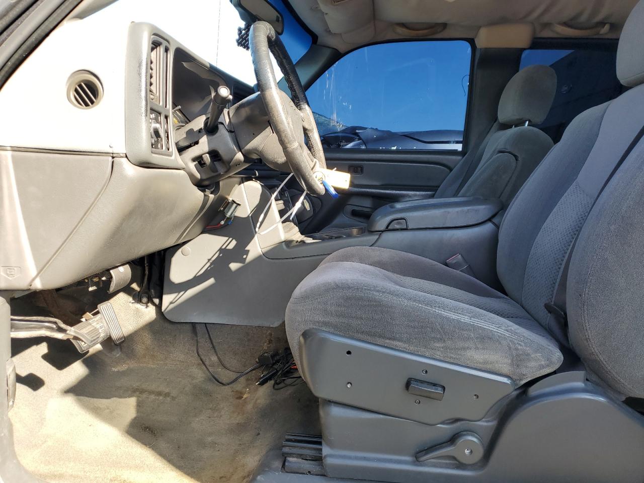 2004 Chevrolet Silverado - Image 7