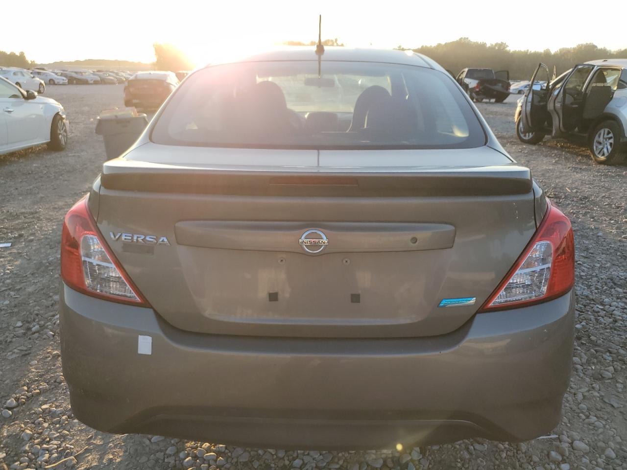 2015 Nissan Versa - Image 6