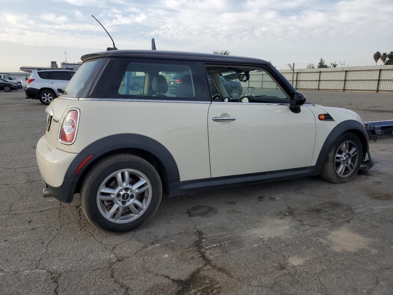 VIN WMWSU3C53DT680015 2013 MINI COOPER no.3