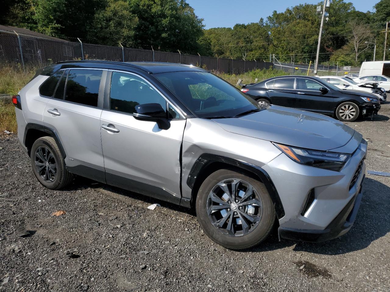 2022 Toyota RAV 4 - Image 4