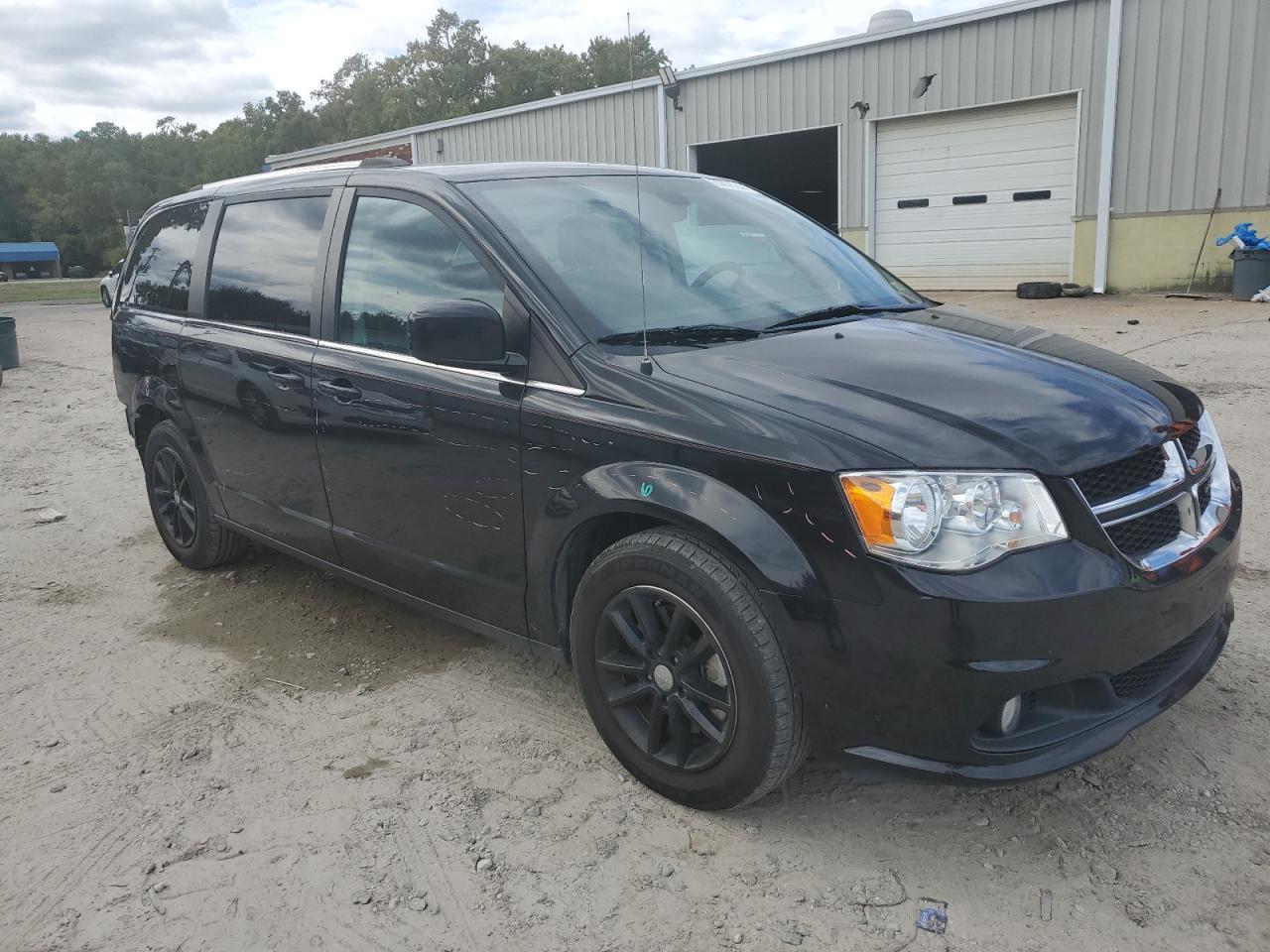 2C4RDGCG2JR307299 2018 Dodge Grand Caravan Sxt