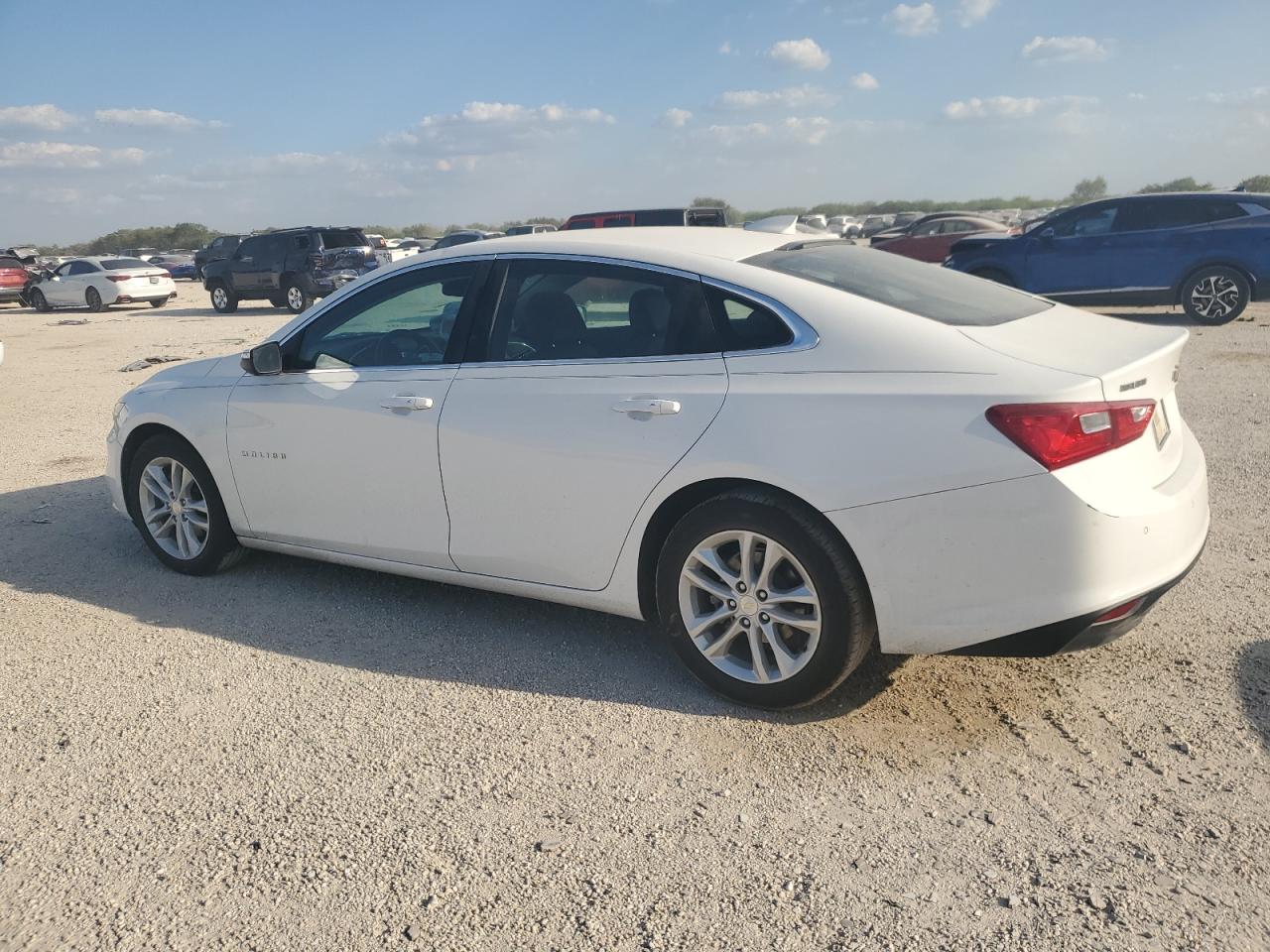 1G1ZD5ST5JF121145 2018 CHEVROLET MALIBU - Image 2