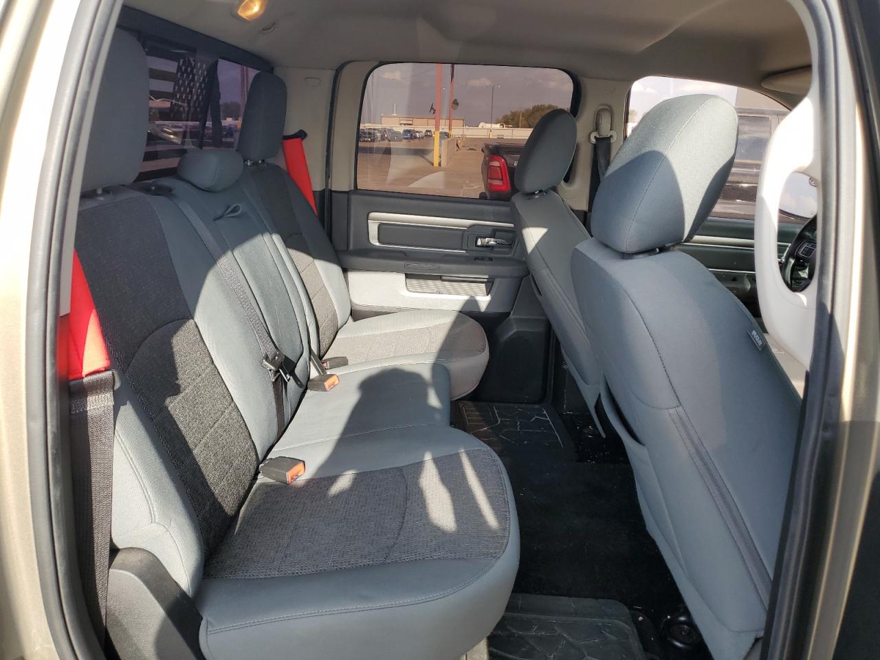 2014 RAM 1500 - Image 10