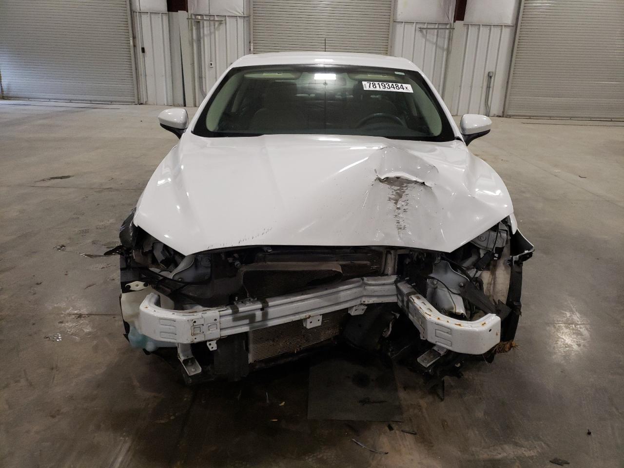 VIN 3FA6P0G7XJR240768 2018 FORD FUSION no.5