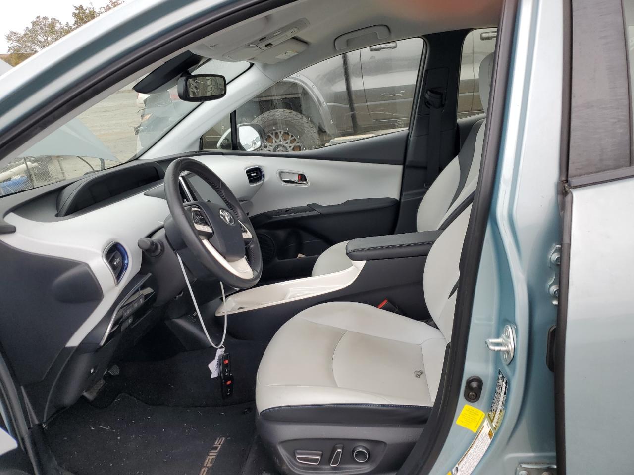 2018 Toyota Prius - Image 7