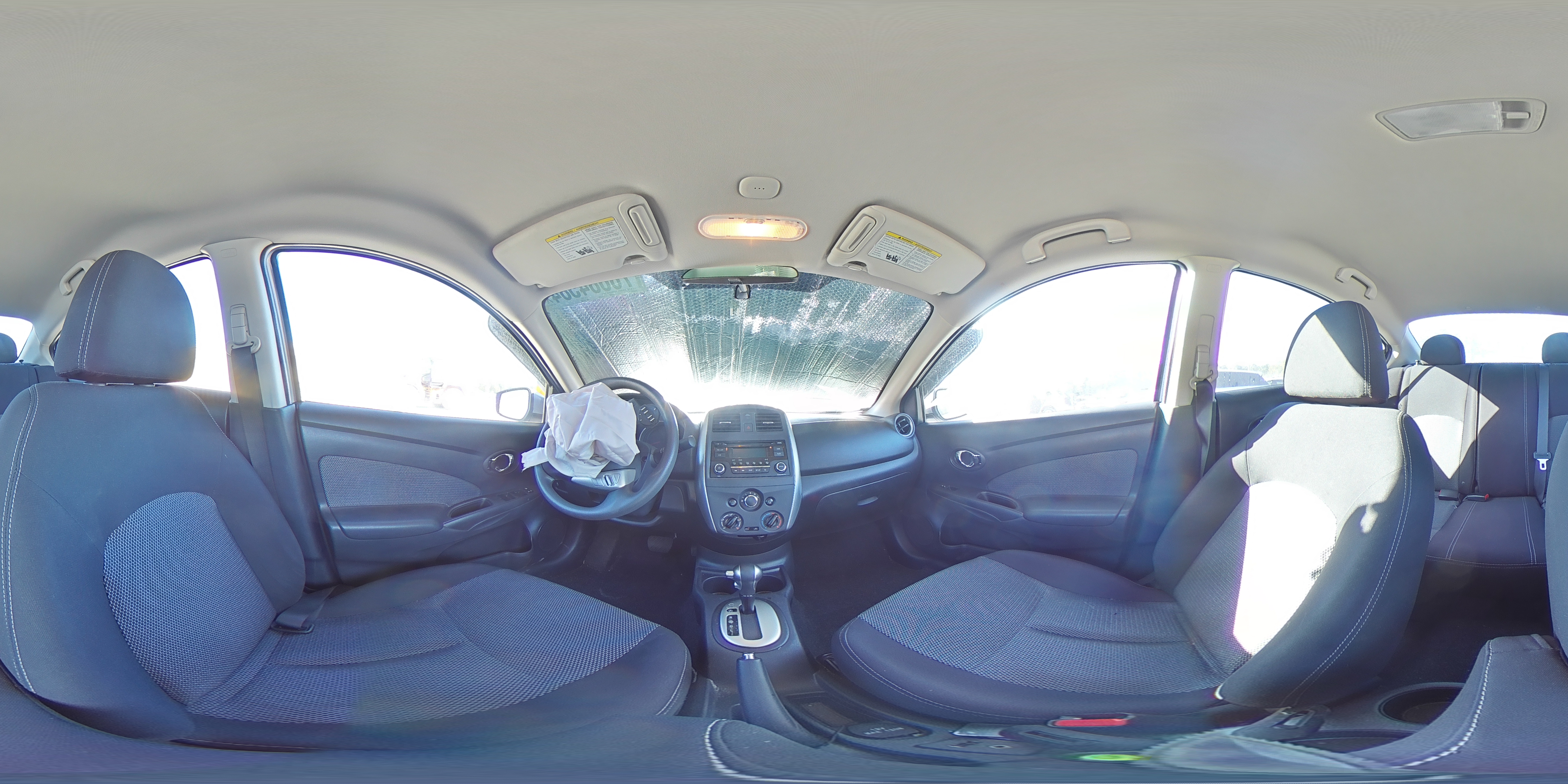 2015 Nissan Versa - Image 14
