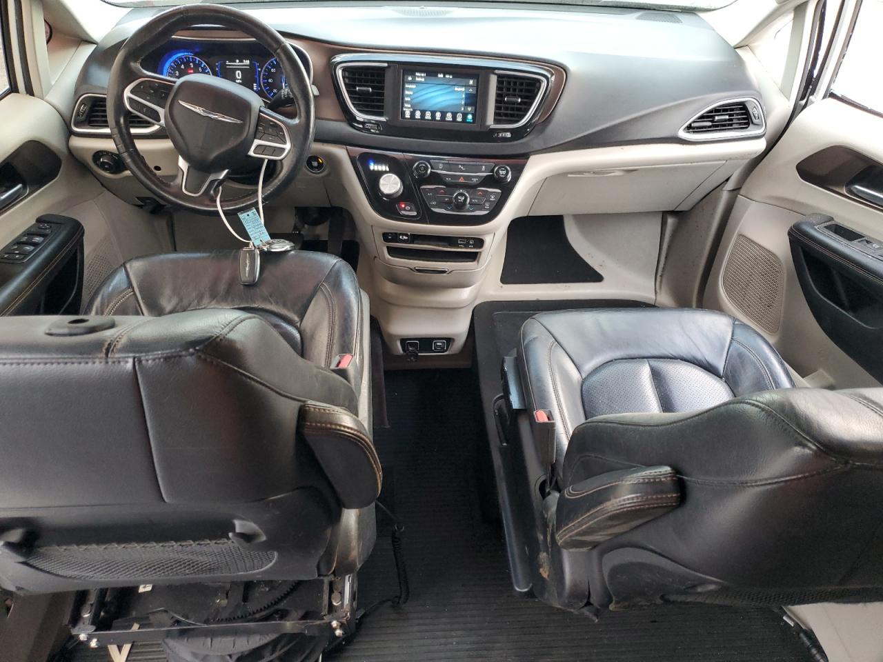 2019 Chrysler Pacifica - Image 8