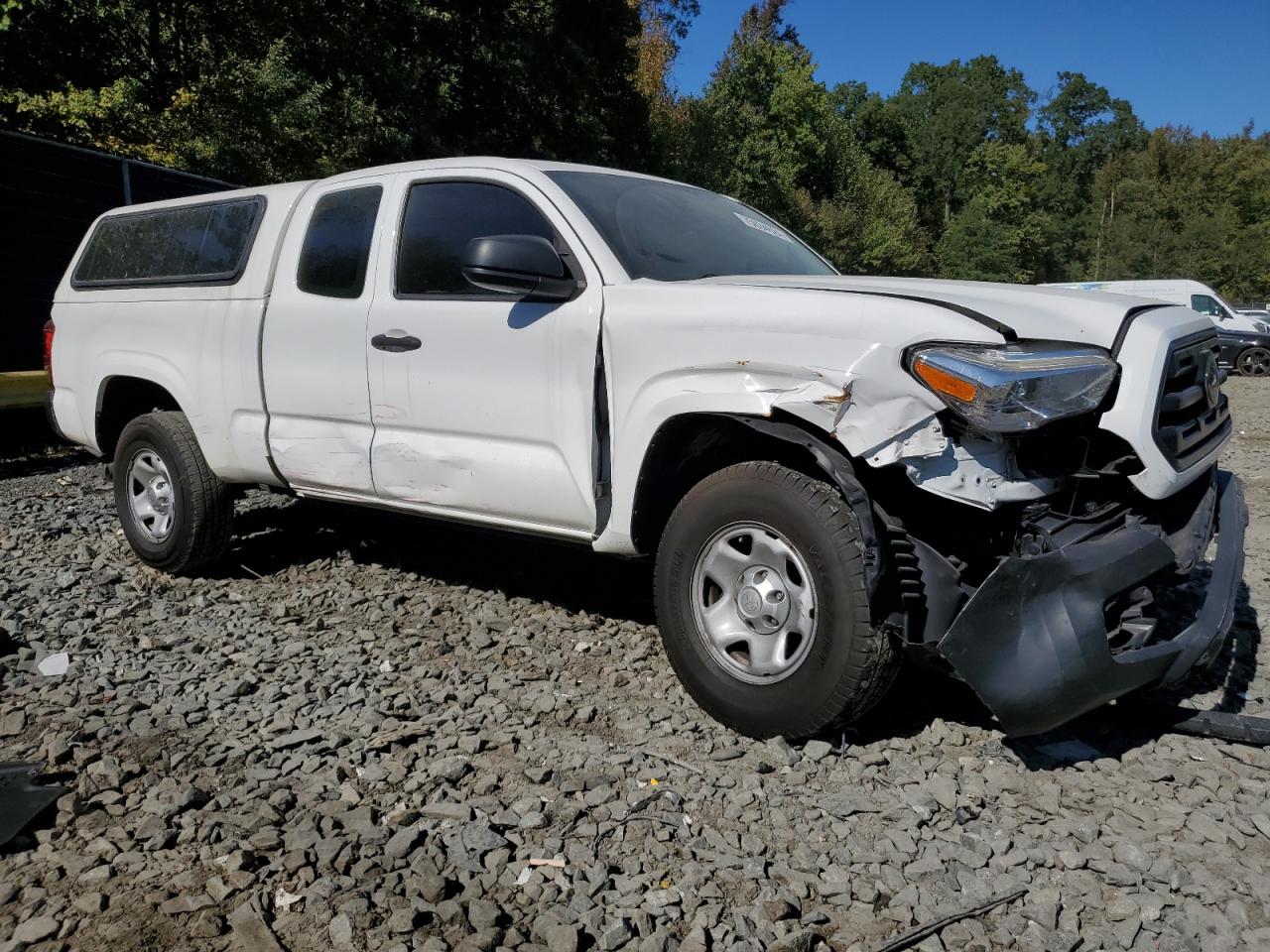 VIN 5TFRX5GN8JX105296 2018 TOYOTA TACOMA no.4