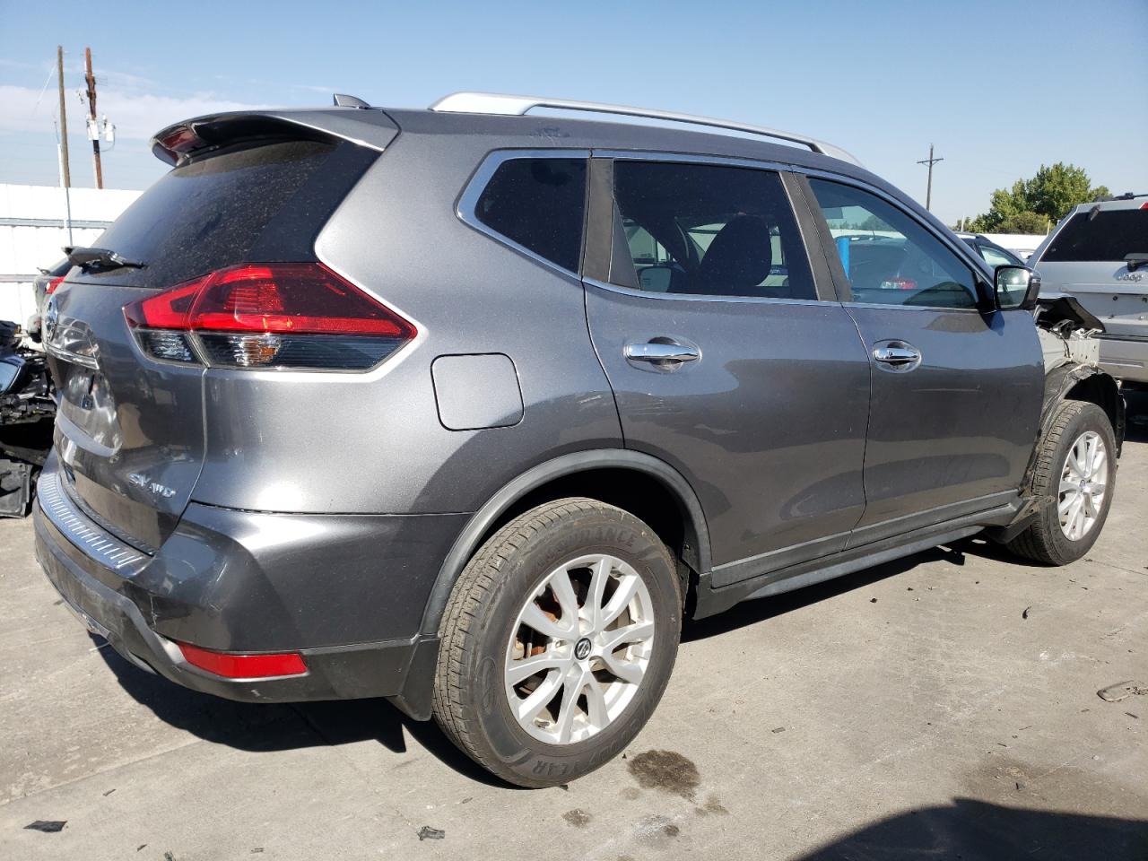 2018 Nissan Rogue - Image 3