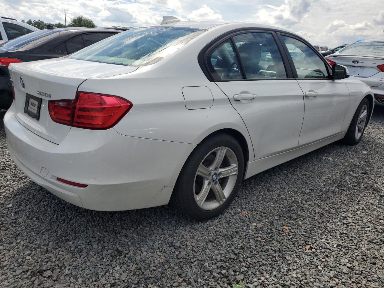 VIN WBA3C3C52DF981817 2013 BMW 3 SERIES no.3