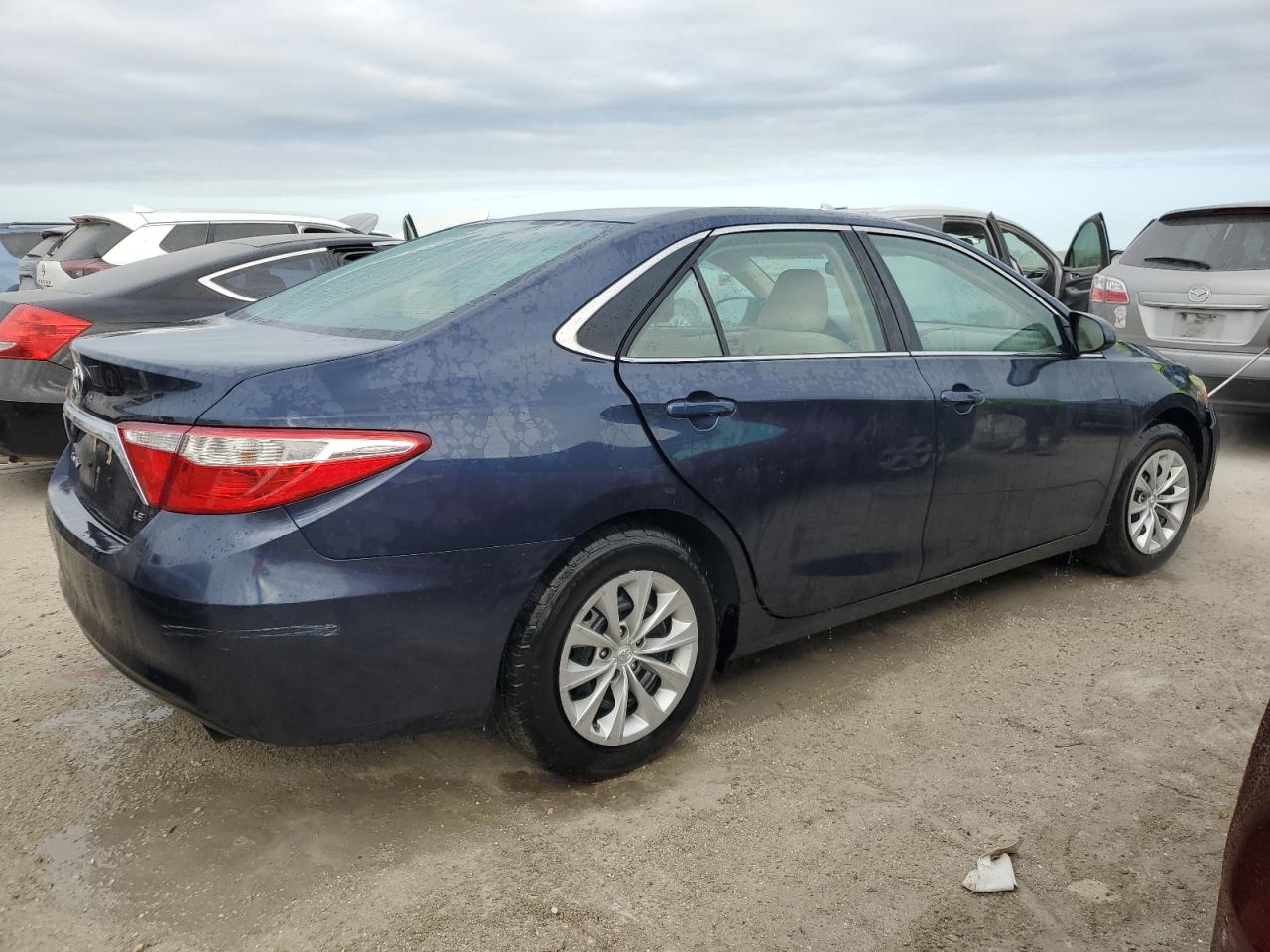 VIN 4T1BF1FK7GU509667 2016 TOYOTA CAMRY no.3