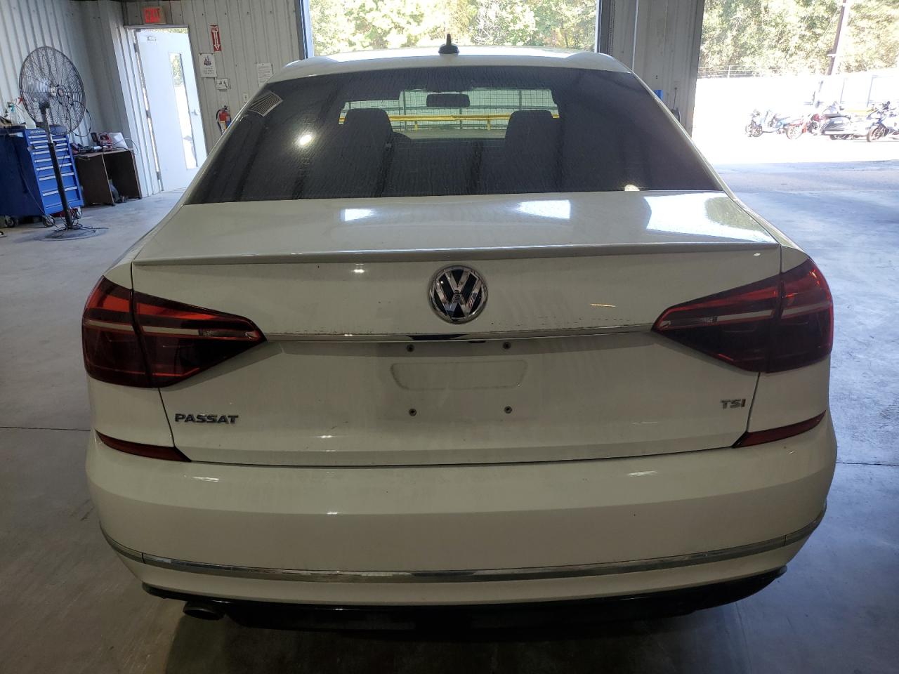 2017 Volkswagen Passat R-Line VIN: 1VWDT7A33HC041515 Lot: 76125734