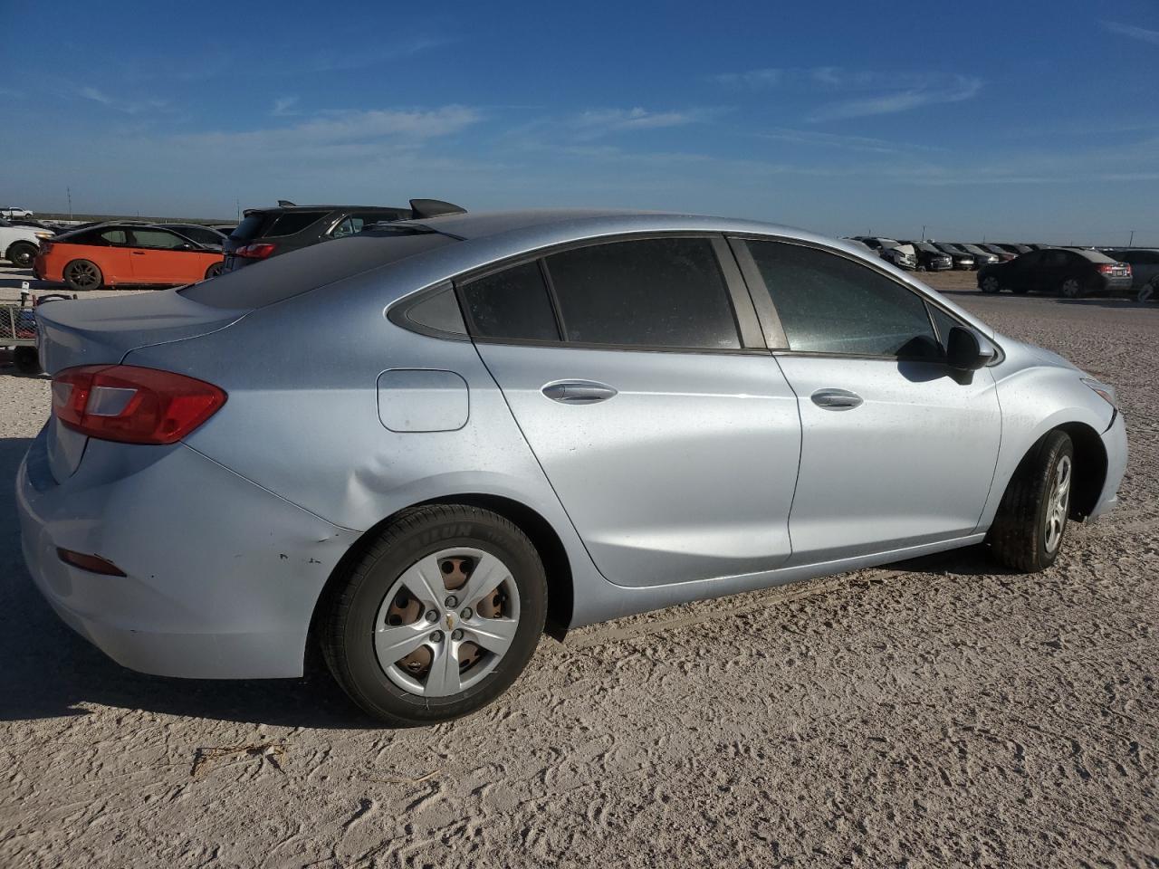 2017 Chevrolet Cruze - Image 3