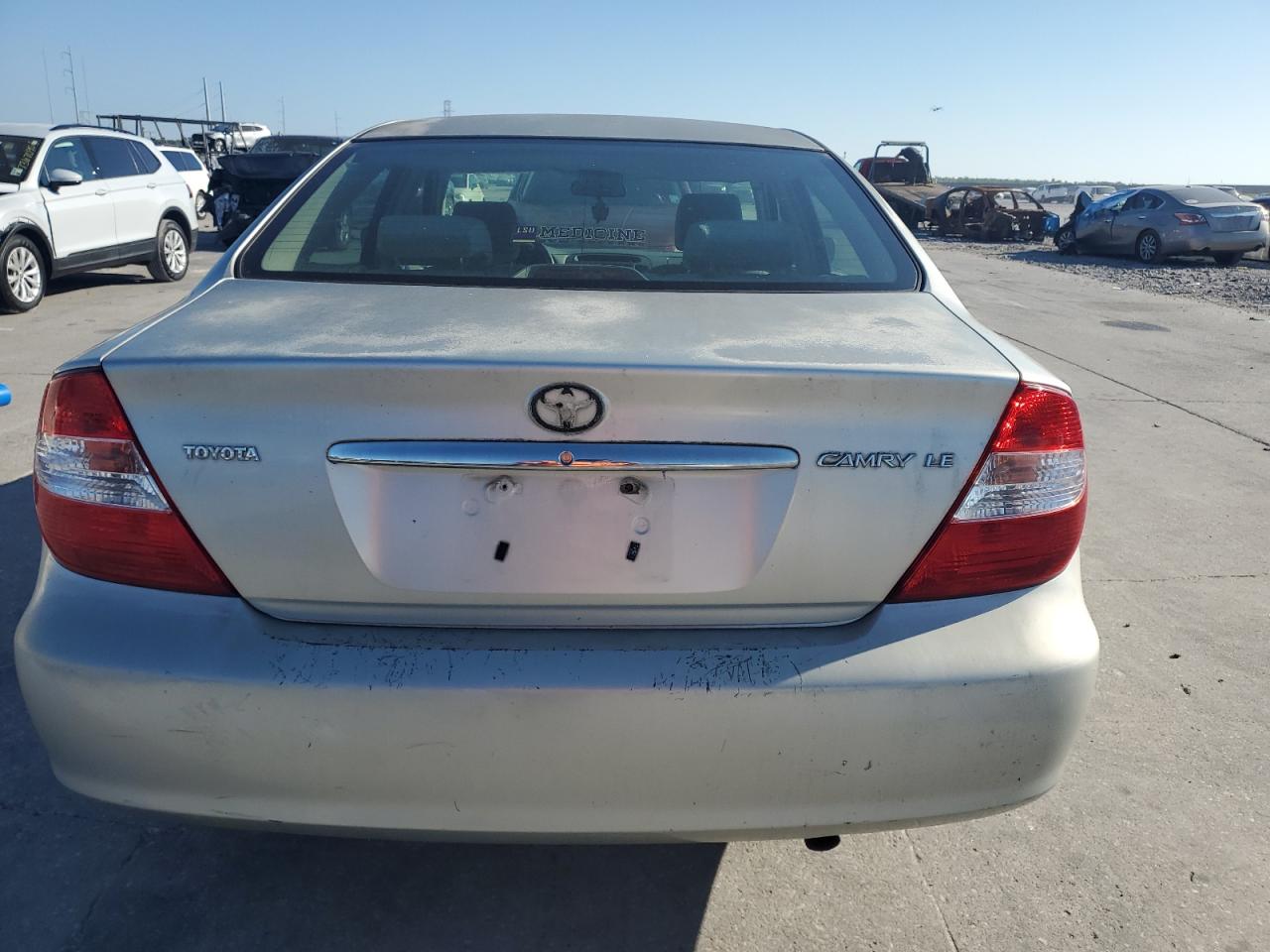 2002 Toyota Camry Le VIN: JTDBE32K920126368 Lot: 73971864