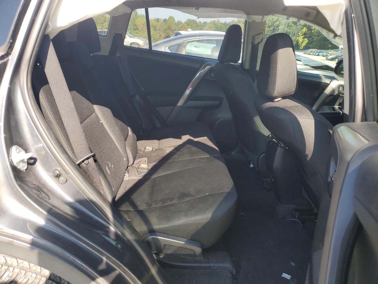 2018 Toyota RAV 4 - Image 11