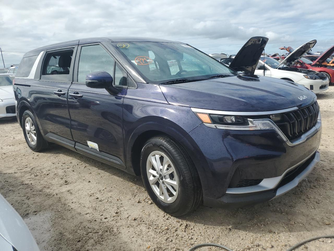2024 Kia Carnival - Image 4