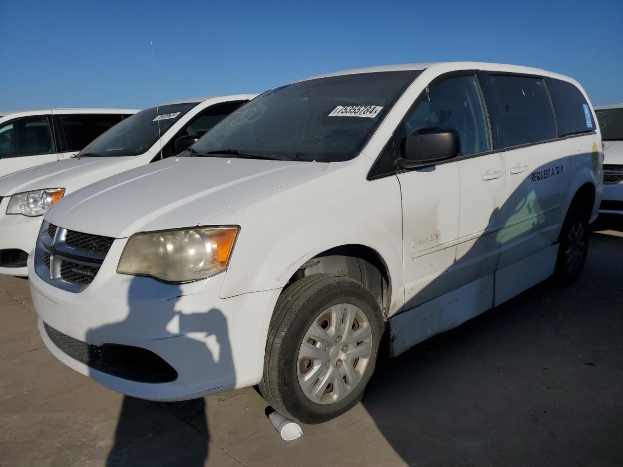 VIN 2C4RDGBGXHR768052 2017 DODGE CARAVAN no.1