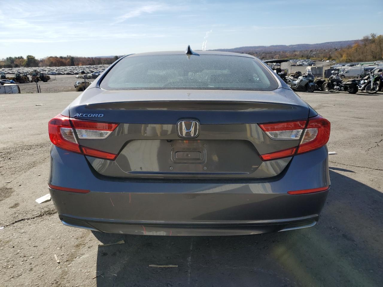 1HGCV1F60JA173692 2018 Honda Accord Exl